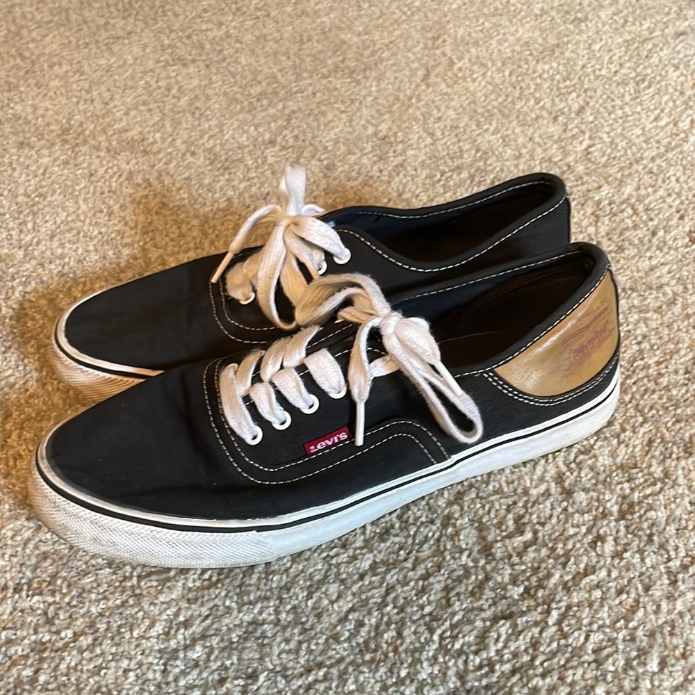 Men’s Levi’s sneakers. Size 10